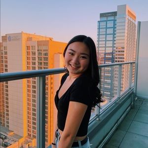 Meet your Posher, Alexis